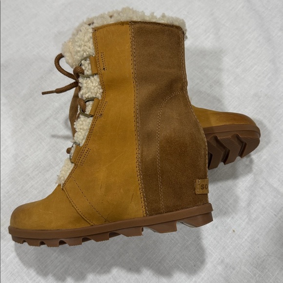 Sorel Joan of Artic wedge Cozy Shearling camel Winter Boots - Picture 10 of 10